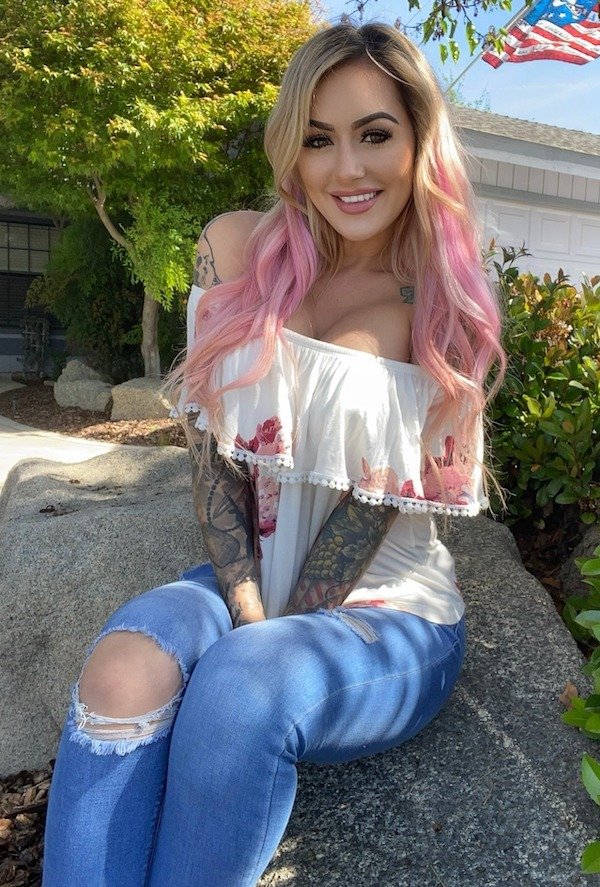 Girls With Dyed Hairs (44 pics)