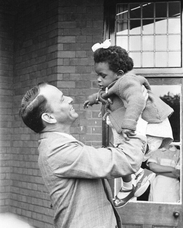 Rare Celebrities Photos (48 pics)