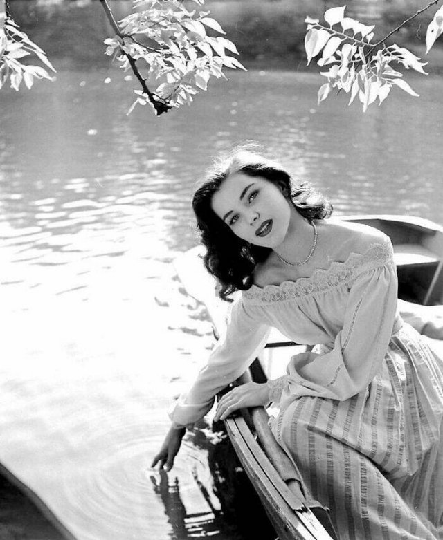 Rare Celebrities Photos (48 pics)