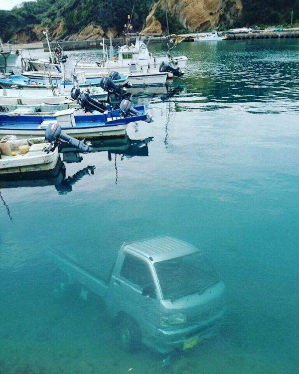 Weird Car Crashes (30 pics)