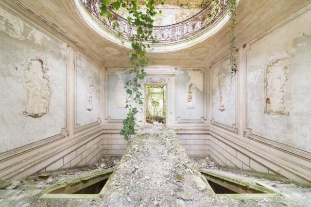 Awesome Abandoned Places (21 pics)