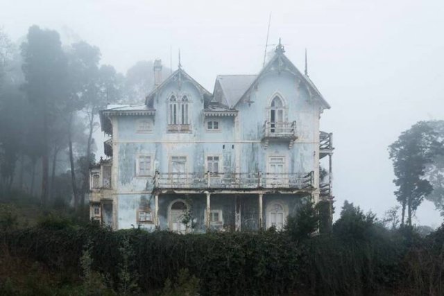 Awesome Abandoned Places (21 pics)