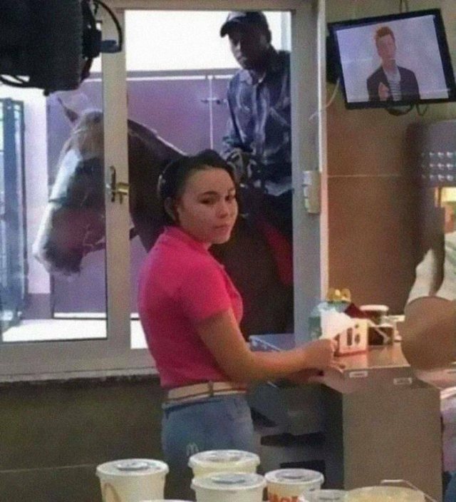 What's Going On Here? (25 pics)