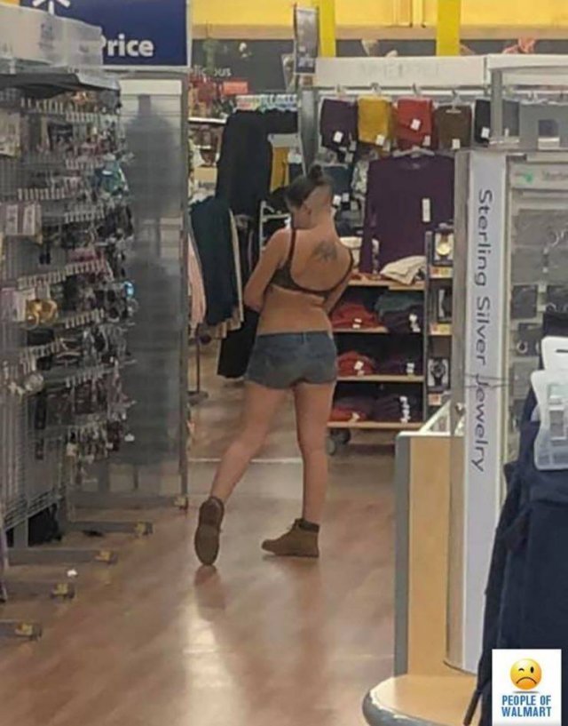 Strange People In Shops (28 pics)