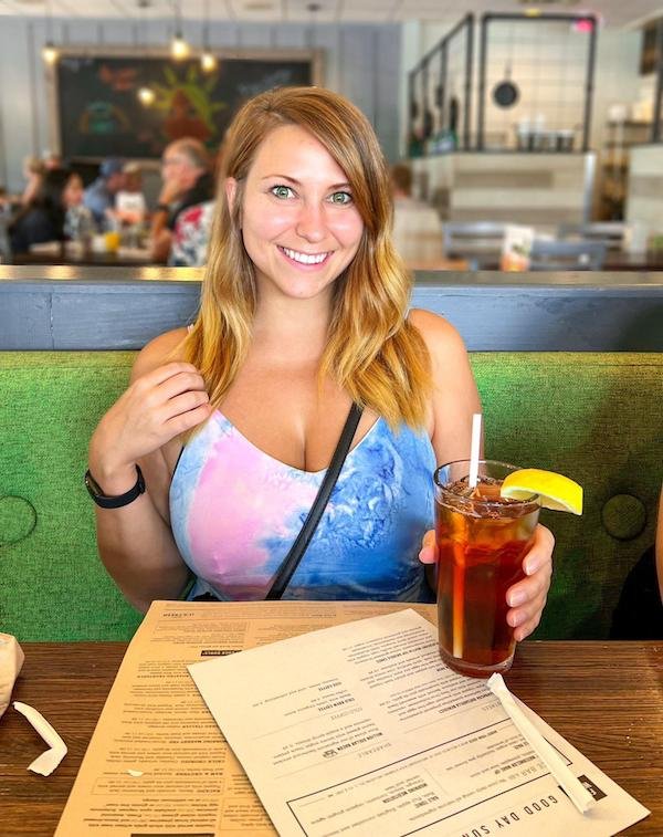 Busty Girls (29 pics)