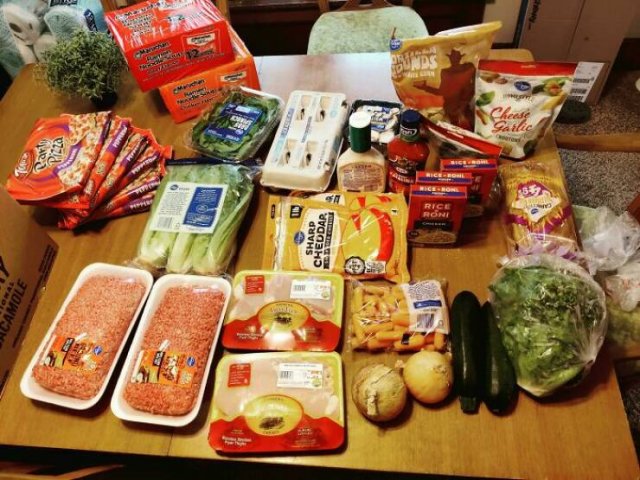 The Cost Of Food Packages In Different Countries And States (30 pics)