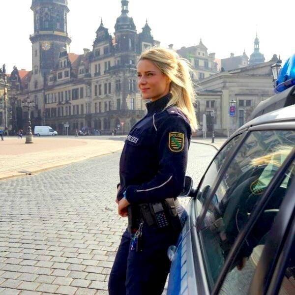 Police Officers From Different Countries (36 pics)