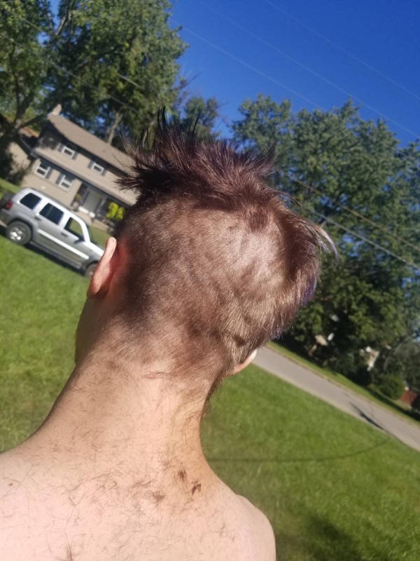 Terrible Haircuts (27 pics)