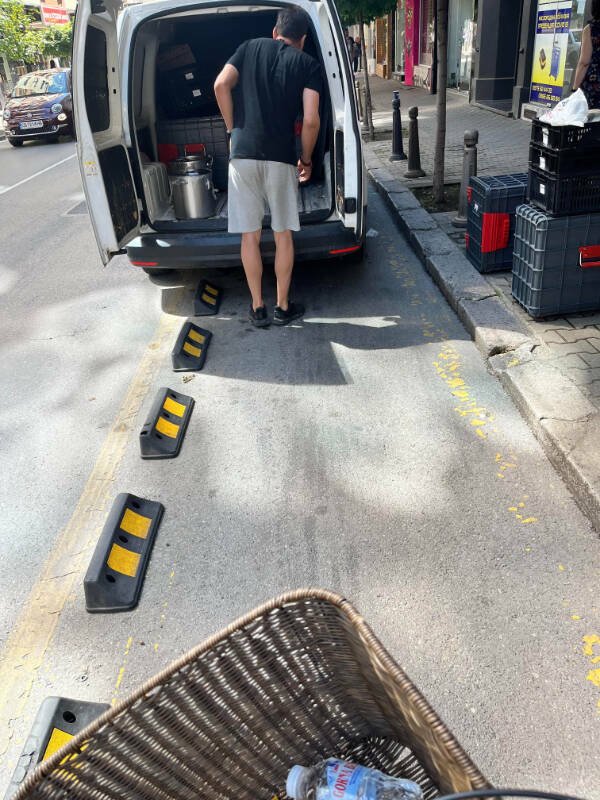 Annoying Situations (17 pics) Annoying Situations (17 pics)