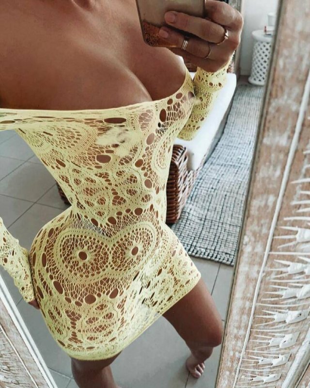 Girls In Dresses (61 pics)