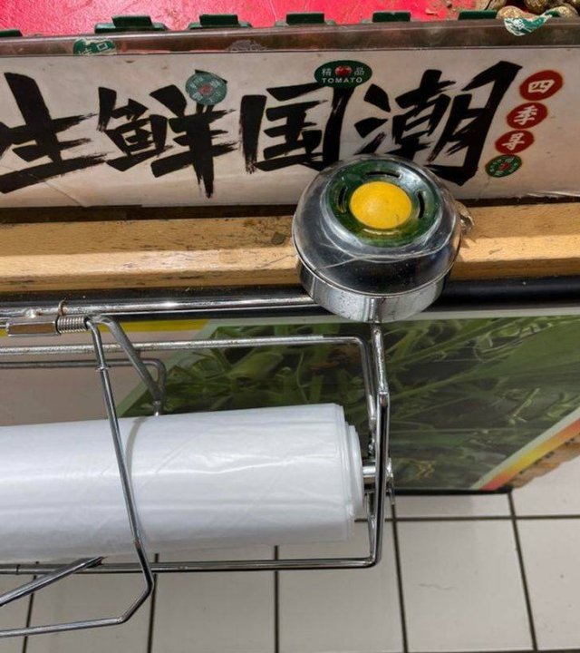 Unusual Finds In Public Places (17 pics) Unusual Finds In Public Places (17 pics)