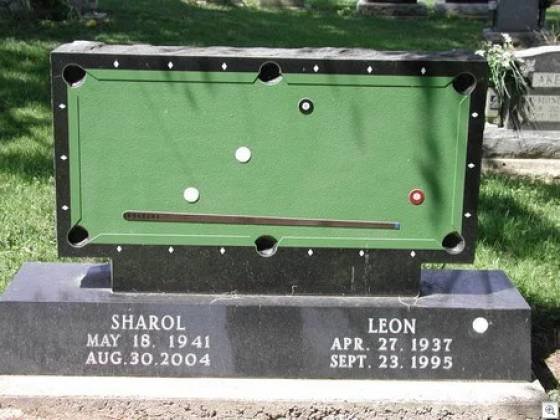 Odd Gravestones (28 pics)