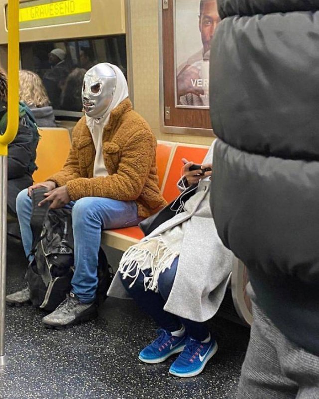 Funny People In The Subway (36 pics)