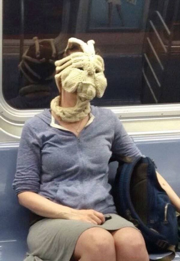 Strange People In The Subway (31 pics)
