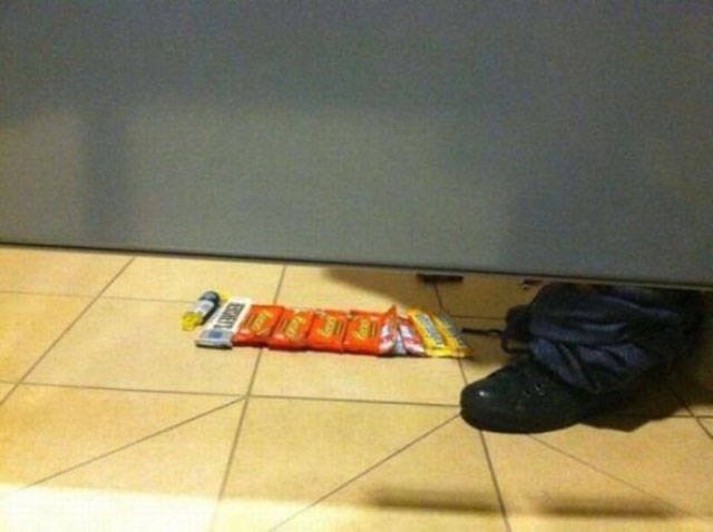 What Is Going On Here? (35 pics)