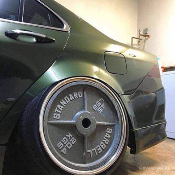 What Is Going On Here? (35 pics)