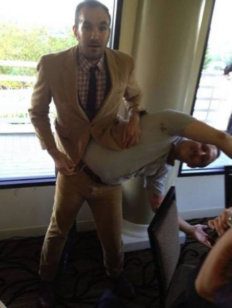 What Is Going On Here? (35 pics)