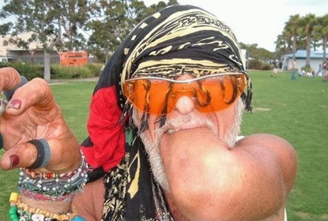 What Is Going On Here? (35 pics)