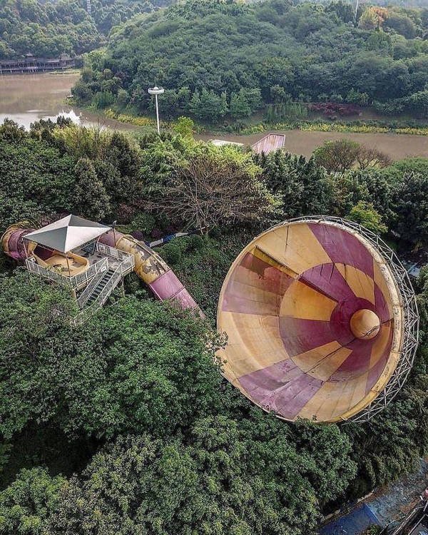 Beautiful Abandoned Places (20 pics) Beautiful Abandoned Places (20 pics)