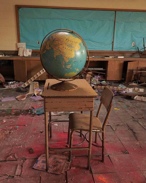 Beautiful Abandoned Places (20 pics) Beautiful Abandoned Places (20 pics)