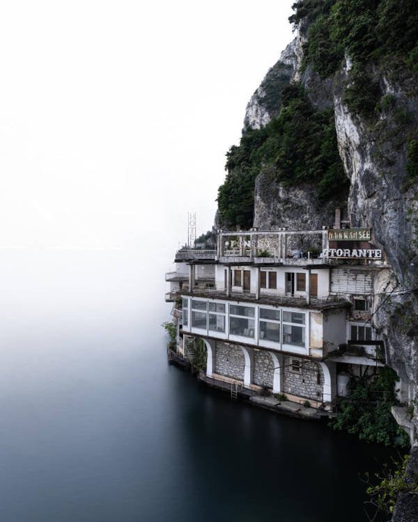 Beautiful Abandoned Places (20 pics) Beautiful Abandoned Places (20 pics)