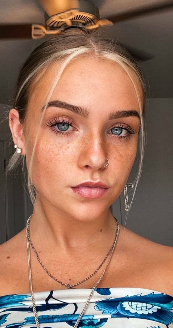 Girls With Freckles (34 pics)