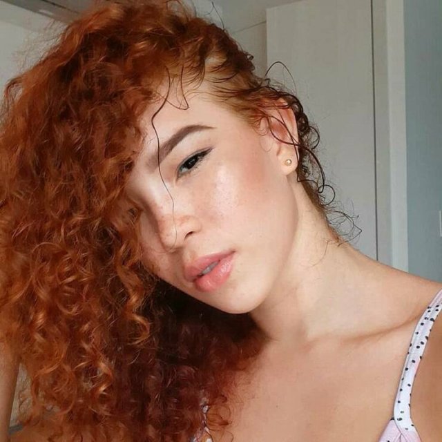 Girls With Freckles (34 pics)
