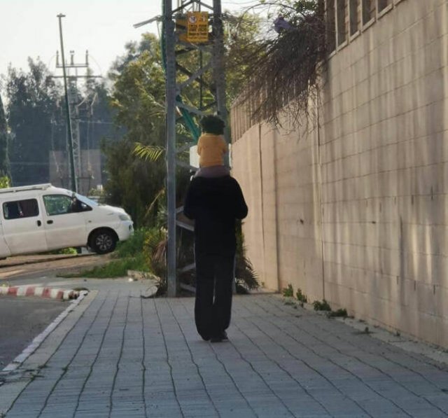 Look Twice (50 pics)