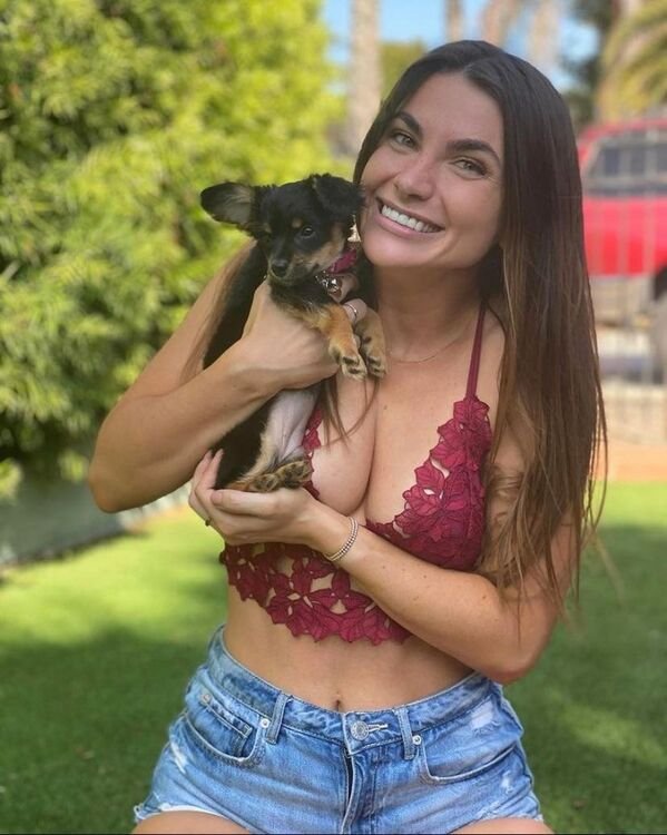 Girls With Puppies (35 pics)
