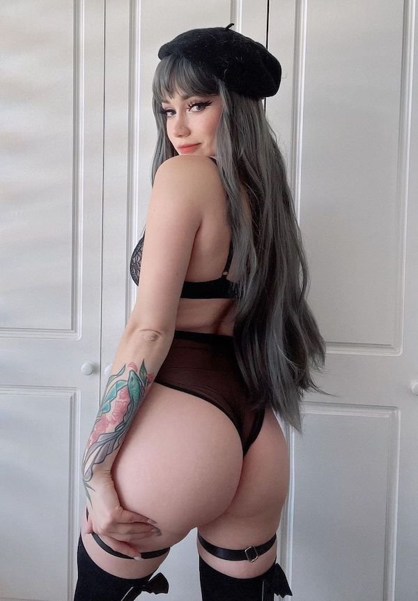 Girls With Dyed Hairs (36 pics)