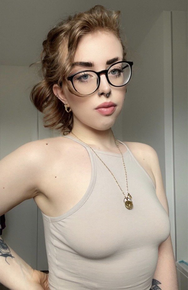 Cute Girls (52 pics)