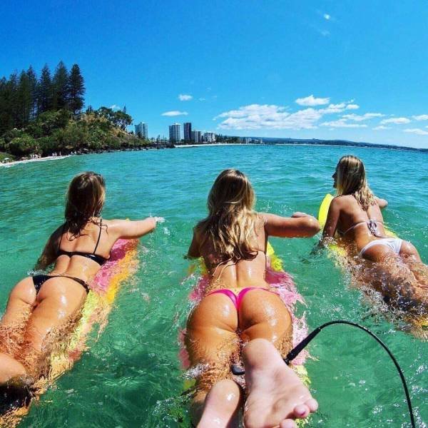 Hot Girls (66 pics)