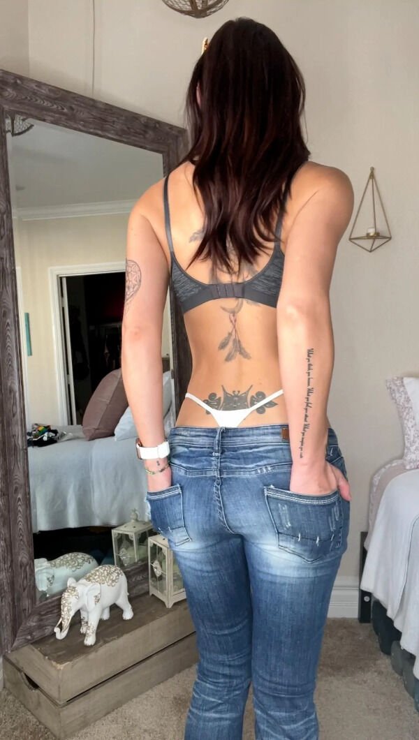 Girls In Tight Jeans (39 pics)