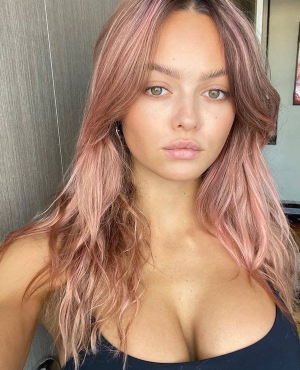 Girls With Dyed Hairs (48 pics)