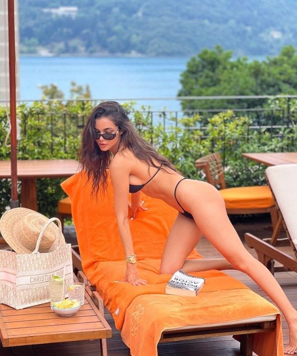 Bikini Girls (77 pics) Bikini Girls (77 pics)