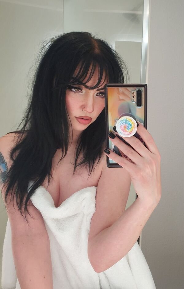 Selfie Girls (41 pics)