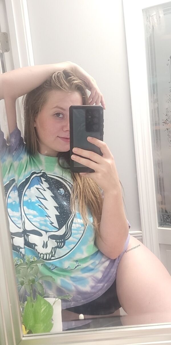 Selfie Girls (41 pics)