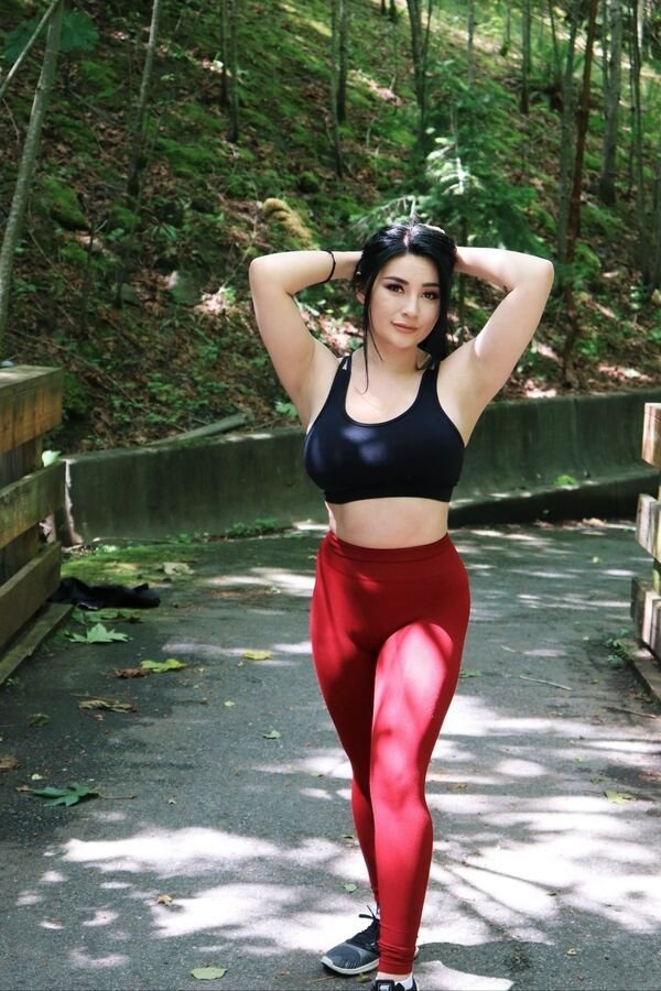 Girls In Yoga Pants (45 pics)