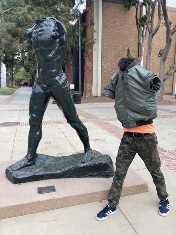 People Having Fun With Sculptures (46 pics)