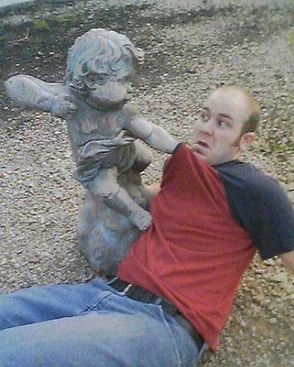 People Having Fun With Sculptures (46 pics)