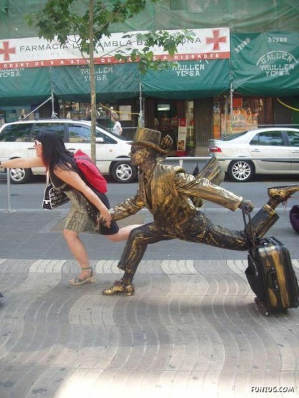 People Having Fun With Sculptures (46 pics)
