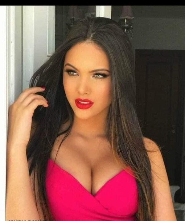 Girls With Beautiful Lips (34 pics)