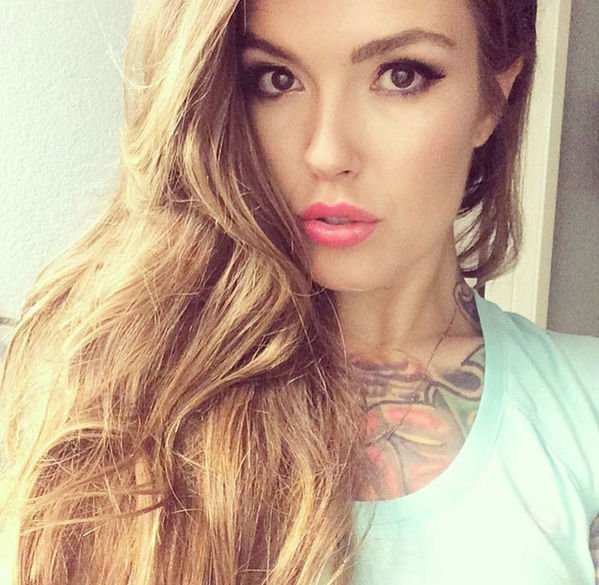 Girls With Beautiful Lips (34 pics)