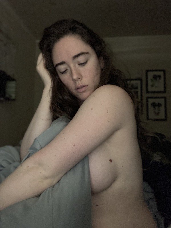 Braless Girls (36 pics)