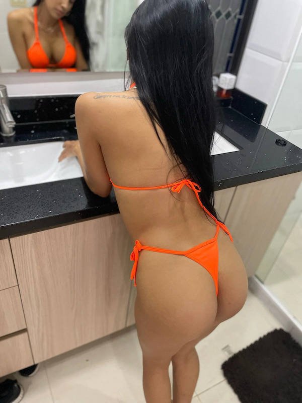 Bikini Girls (53 pics)