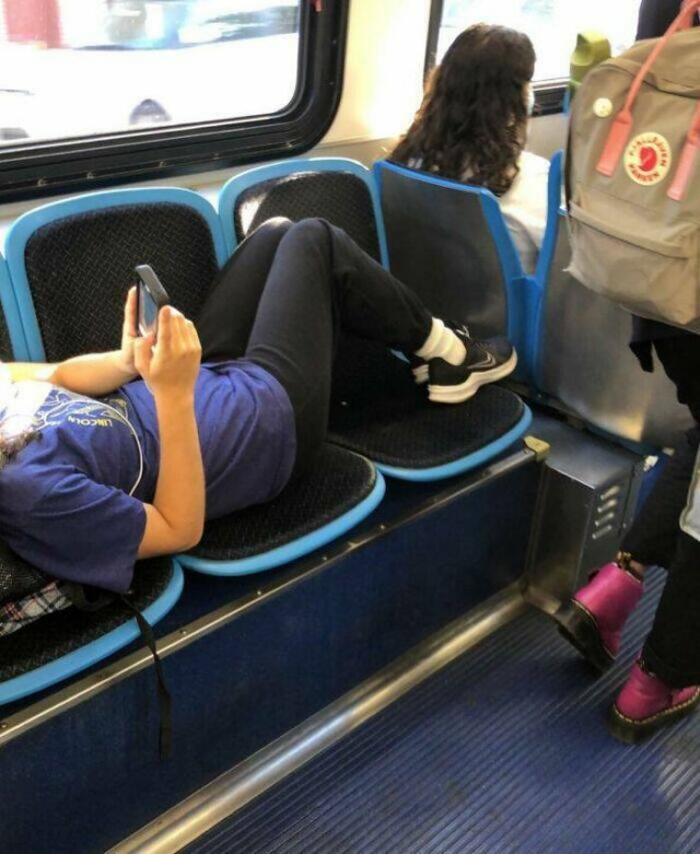 Annoying Passengers (39 pics)