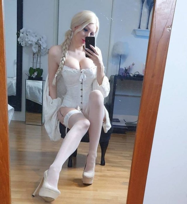 Girls With Long Legs (47 pics)