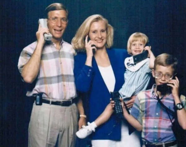 Funny And Awkward Family Photos (40 pics)