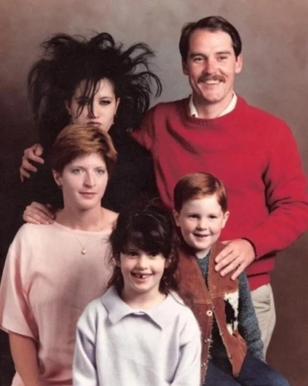 Funny And Awkward Family Photos (40 pics)