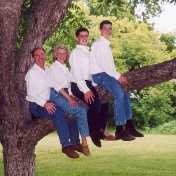 Funny And Awkward Family Photos (40 pics)